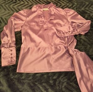 Reneta Morales couture. Lilac Silk blouse. Size medium. Great Condition